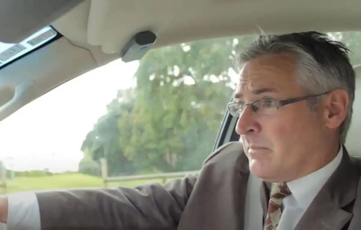 Auckland Financial Advisor Scandal: David McEwen Flees Country