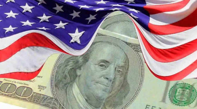 as-the-dollar-weakens-and-the-fed-uncertainty-increases-gold-shines-brighter