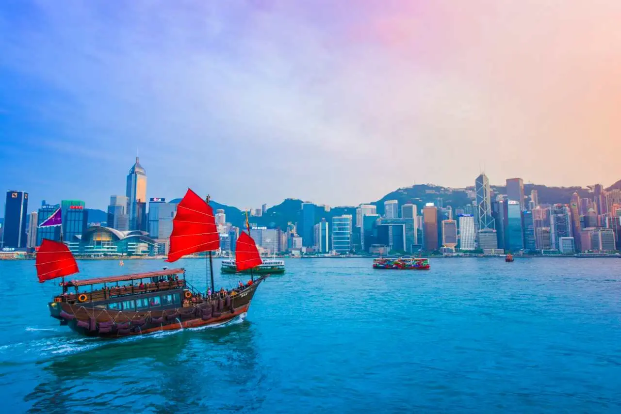 hang-seng-index-rallies-as-us-tech-curbs-ease_-is-25000-within-reach_